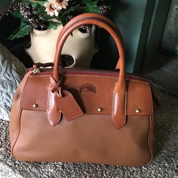 DOONEY & BOURKE large capacity dual toned leather satchel in Natural, like new - Picture 2 of 12